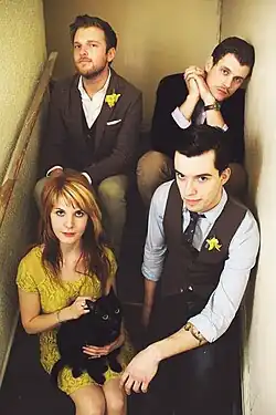 Mike Mains & The Branches with a cat (David McGuire)