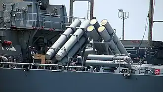 Side view of the Mk 141 and Mk 32 launchers of Paul Hamilton