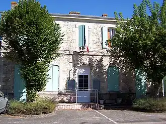 The town hall in Montpouillan