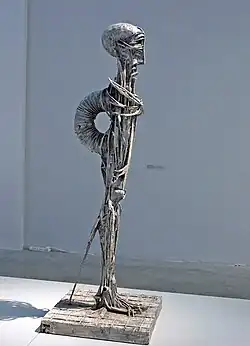 Moroa II (1966), metal structure, textile, lacquer, h. 176&nbsp;cm