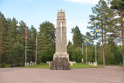 The peace monument in Morokulien. On the right side (south east) the Swedish part, on the left side (north west) the Norwegian part.