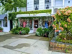 NRHP Contributing property Main St 20200918 095348