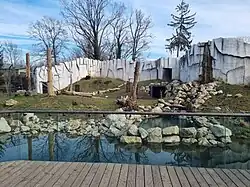 Zoo houses for brown bears