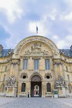 The north portal, depicting Louis XIV on horseback