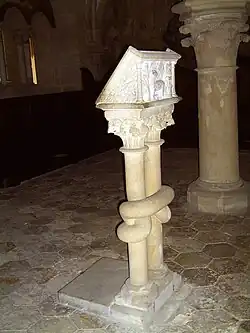 Ambon in the chapter house