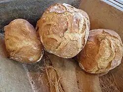 Breads of pan bagnat