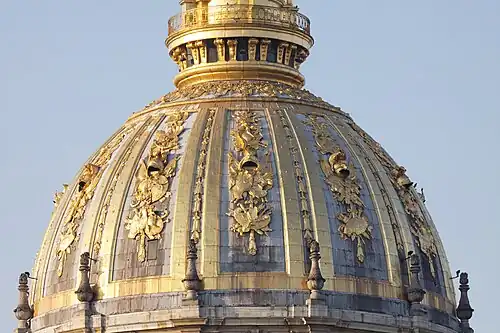 Detail of the dome, decorated with 12.65 kilograms (27.9&nbsp;lb) of gold leaf