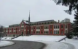 Pavillon 4: Departments of French, English and visual arts.