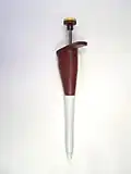 Positive displacement pipette