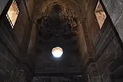 The vestibule behind the entrance.