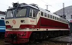 SS7C-0142 locomotive at Wuchangnan Locomotive Depot.
