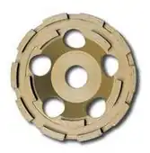 Diamond grinding disc for flat surfacing of stonework