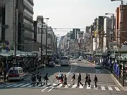 Shijō Street seen from Yasaka Shrine in 2008