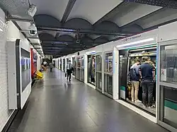 Line 4 platforms