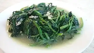 Stir-fried spinach and garlic