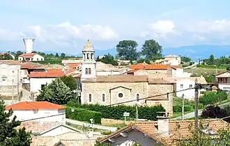 The church and surrounding buildings in Talencieux