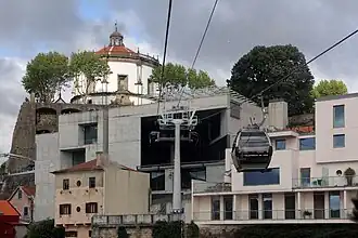 The upper station seen from below, with the Serra do Pilar church above it