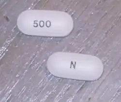 Naproxen extended release 500&nbsp;mg, back and front