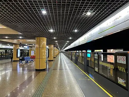 Line 2 platform of Jing'an Temple