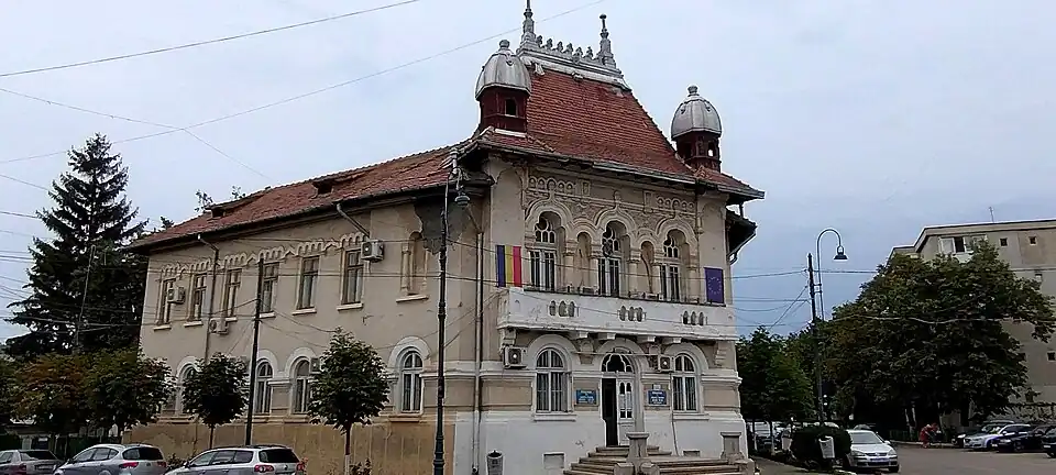 Town Hall of Urlați in 2024, façade.