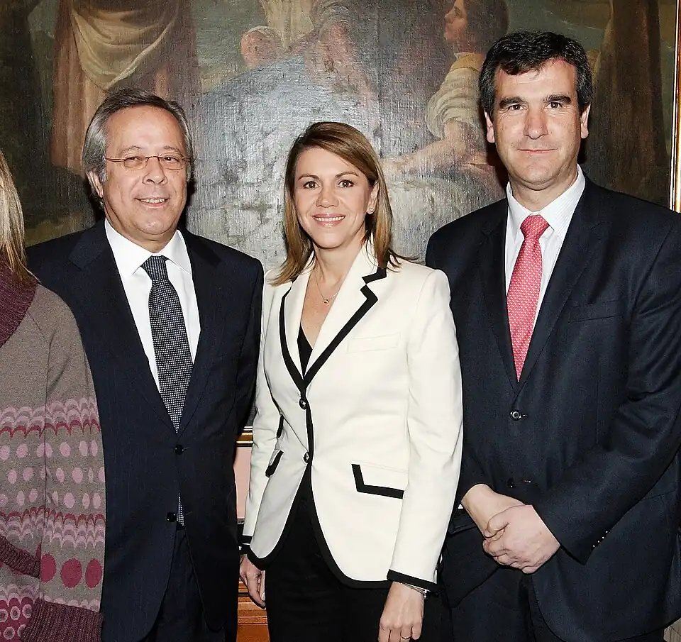 Toma de posesión de Ramón Aguirre (6870207831).jpg