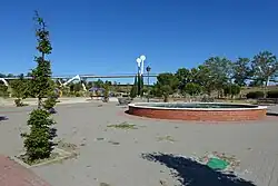 Parque de la Maceta with highway (R3) crossing for bikes and pedestrians
