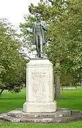 Statue of Abraham Lincoln on Victory Memorial Drive
