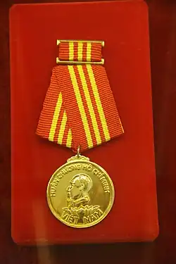 Pre-2003 design Ho Chi Minh Order displayed at Weapons Museum, Hanoi