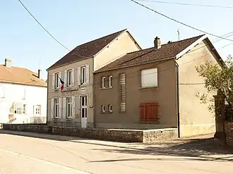 The town hall in Villegusien-le-Lac