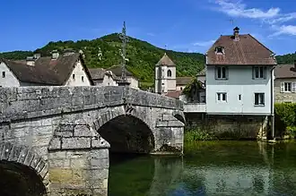 The village on the banks of the Loue