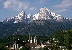 Watzmann Middle Peak (centre, 2,713&nbsp;m or 8,901&nbsp;ft)