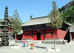 A hall at Baiyun Temple.