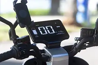 Close-up of the Yadea G5 instrument cluster.