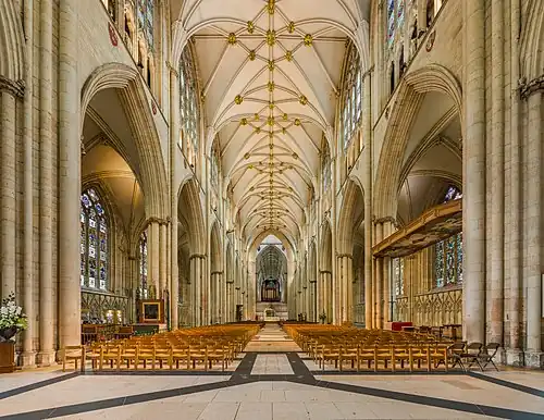 Nave of York Minster in the perpendicular style (1280–1360)